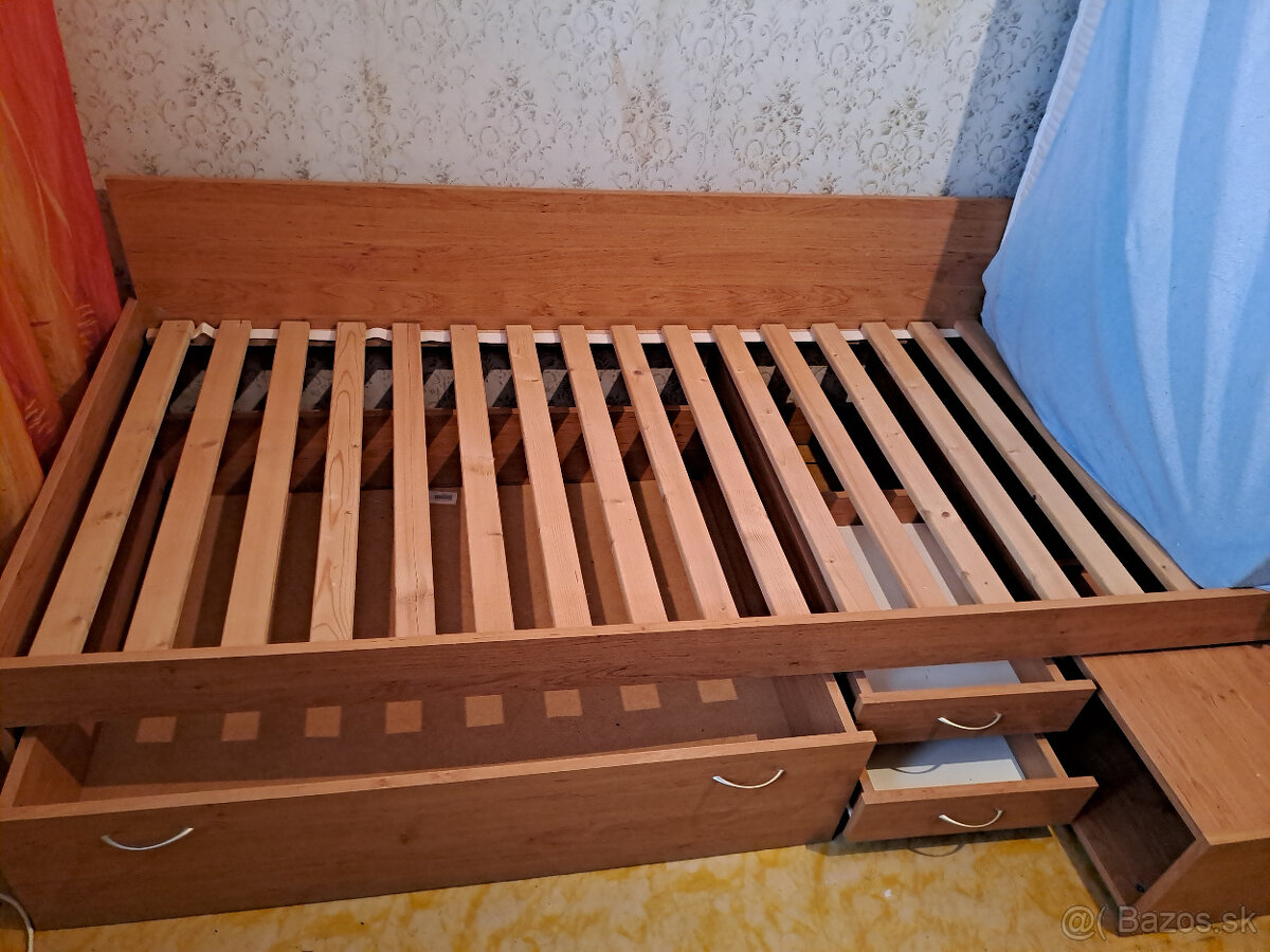 Predám postel s matracom - 2