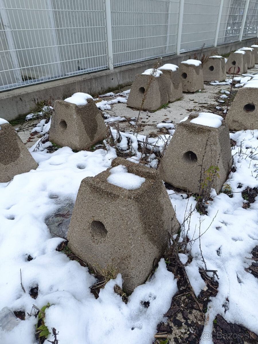 Predám betónové pätky / bloky - 2