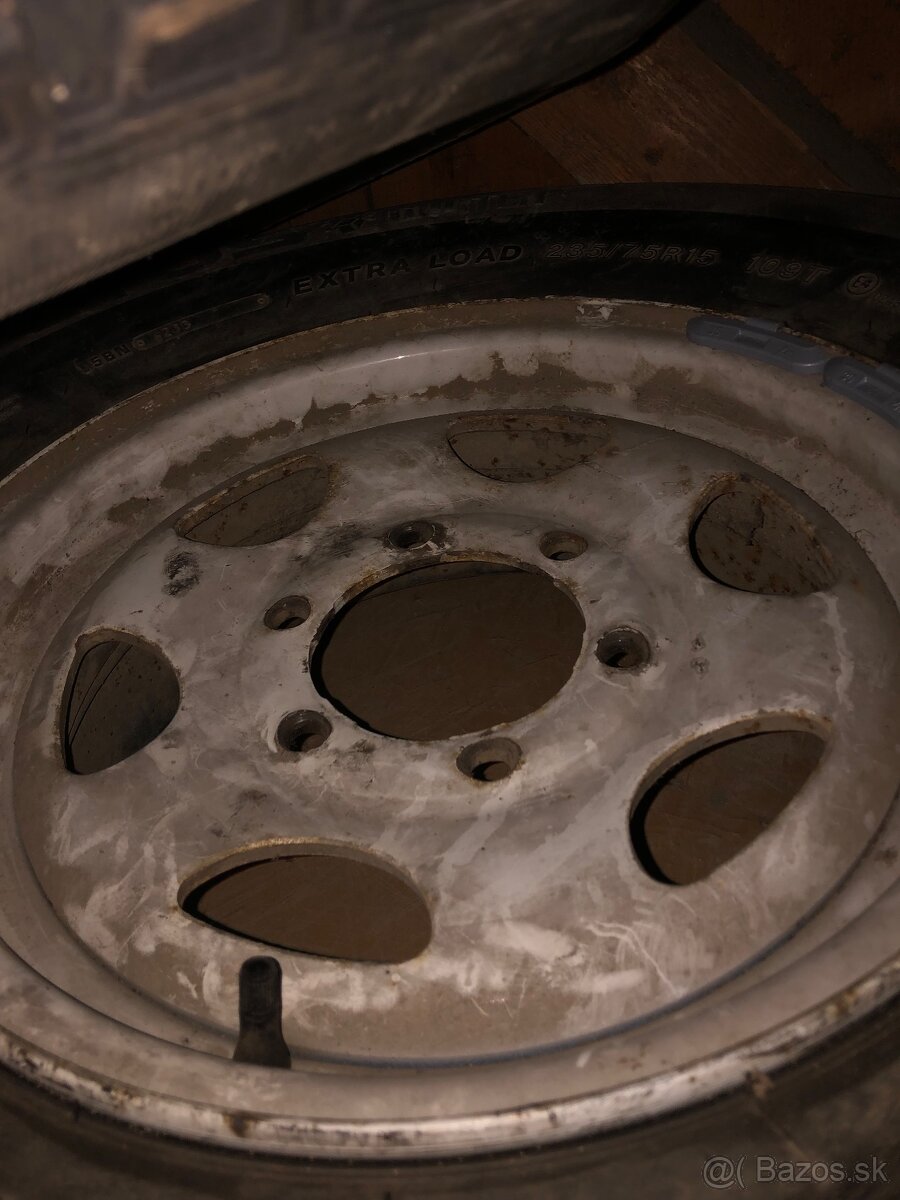 235/75R15 disk s pneu - 2