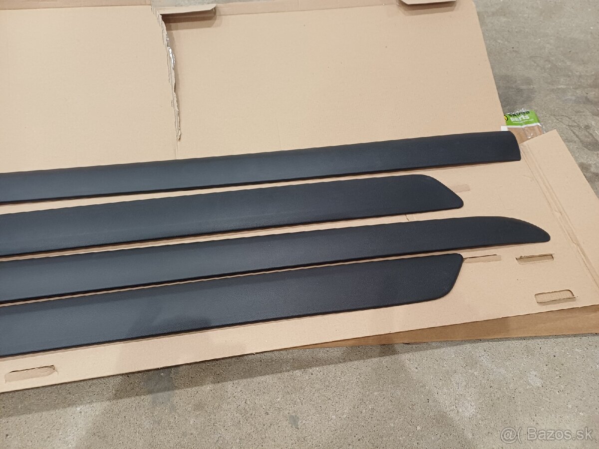 Škoda Fabia II bočné lišty dverí - 2