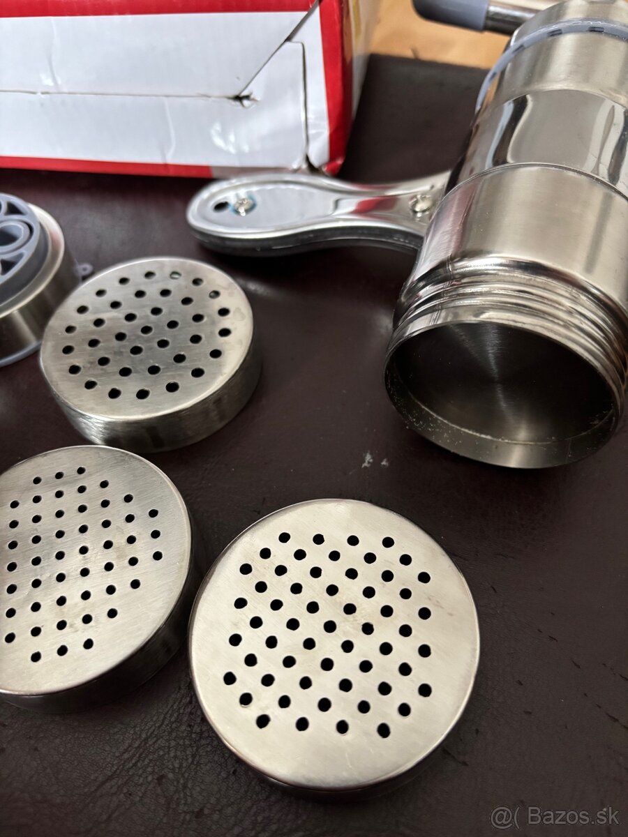 Strojček na cestoviny - 2