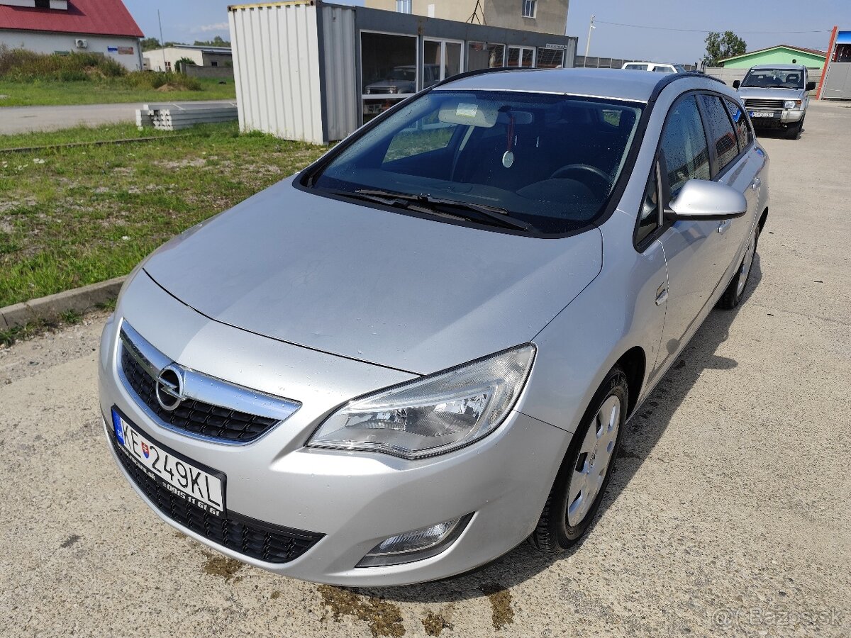 Opel Astra j 1,7cdti - 2