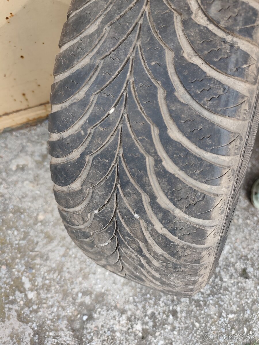 Pneumatiky na C5 225/60 R16 - 2