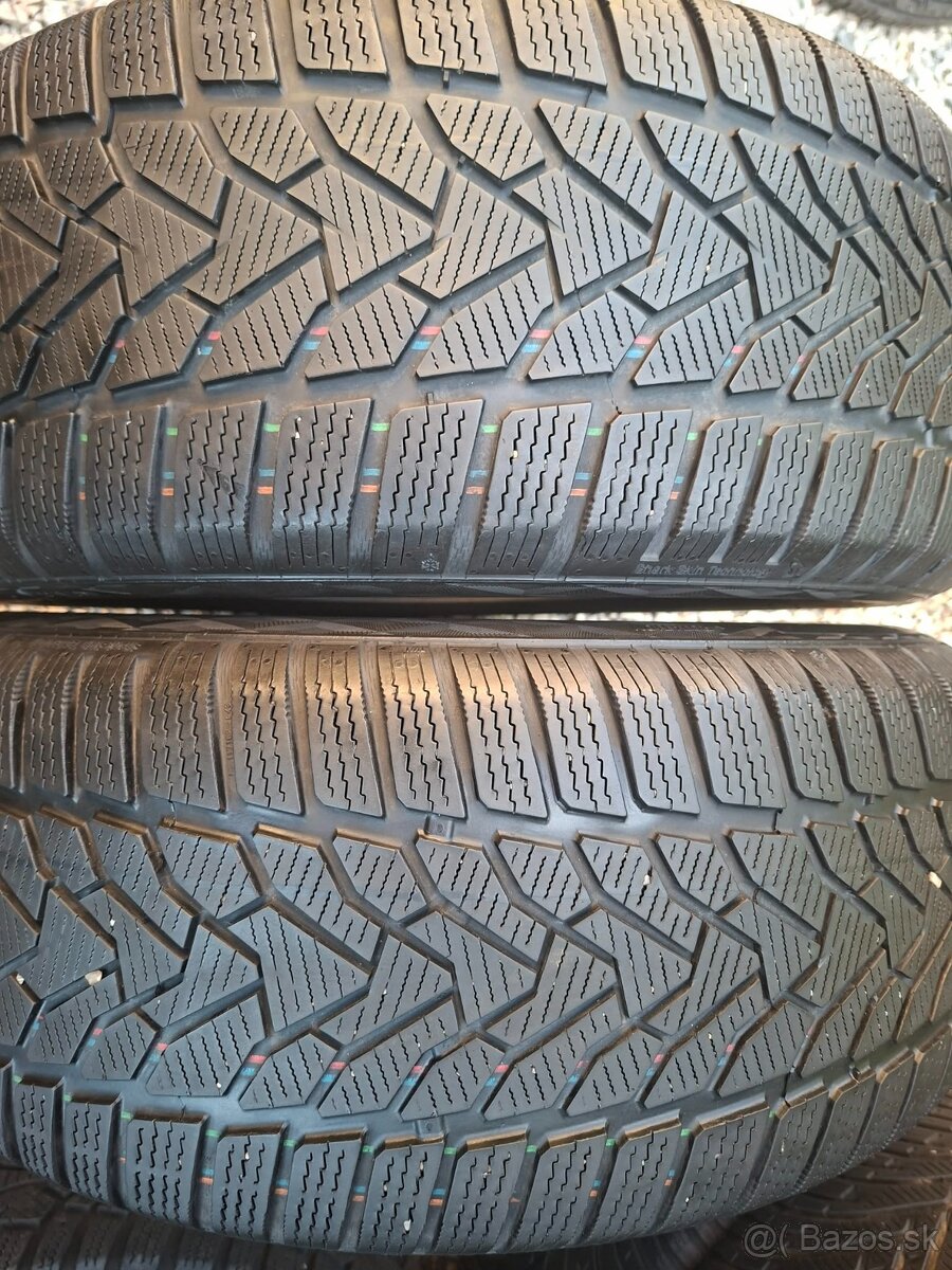 235/55R17 Uniroyal dot 22 - 2