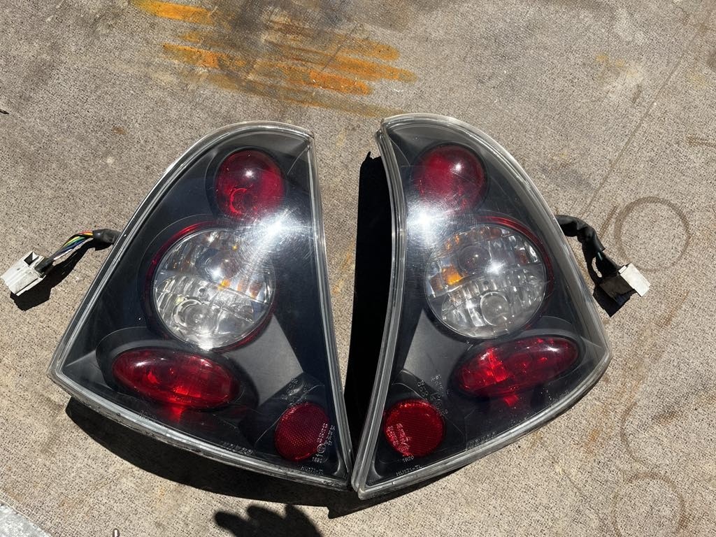 Hmlovky, Zadne svetla na Renault Clio - 2