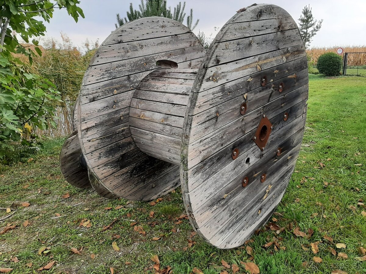 DREVENÝ BUBON DREVENÁ CIEVKA priemer 2 metre - 2