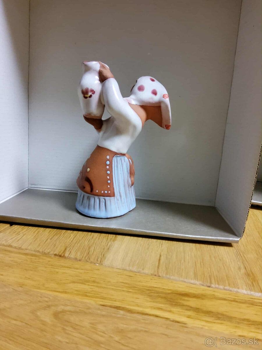 stará keramická soška značená - 2