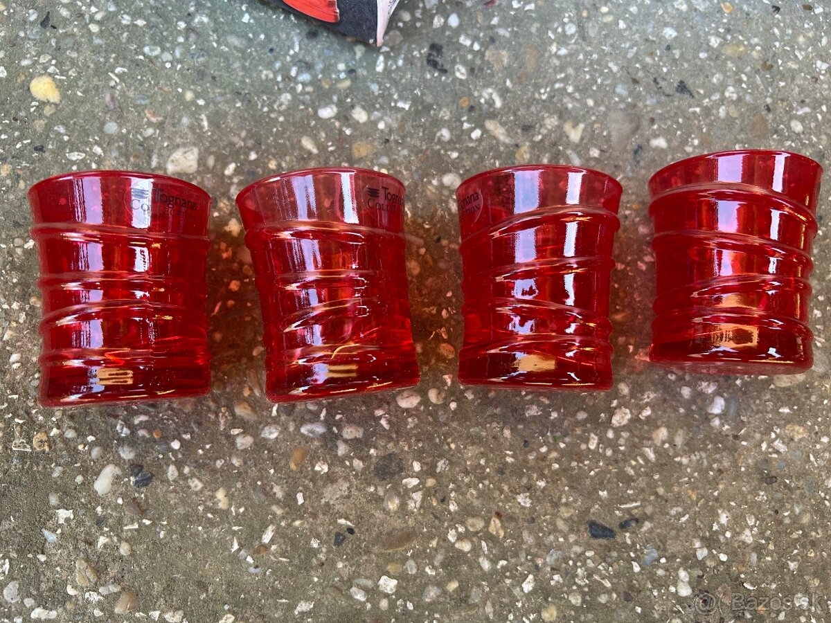 Malé poháriky nove - 2