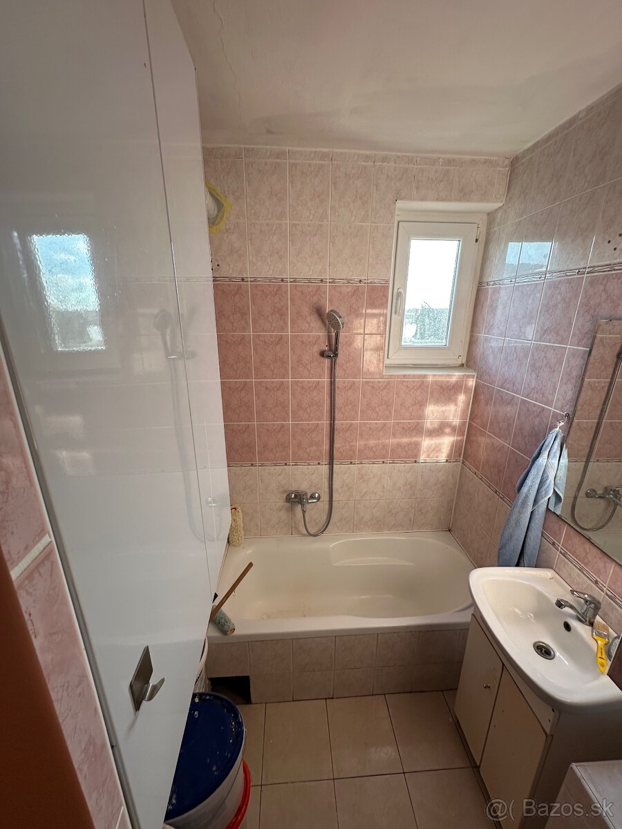 Predam 4 izbovy byt - 2