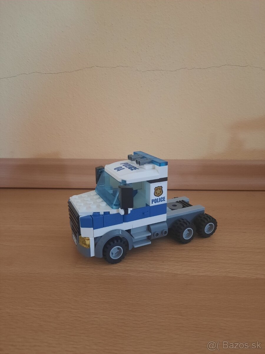 Lego City 60139 - Mobile Command Center - 2