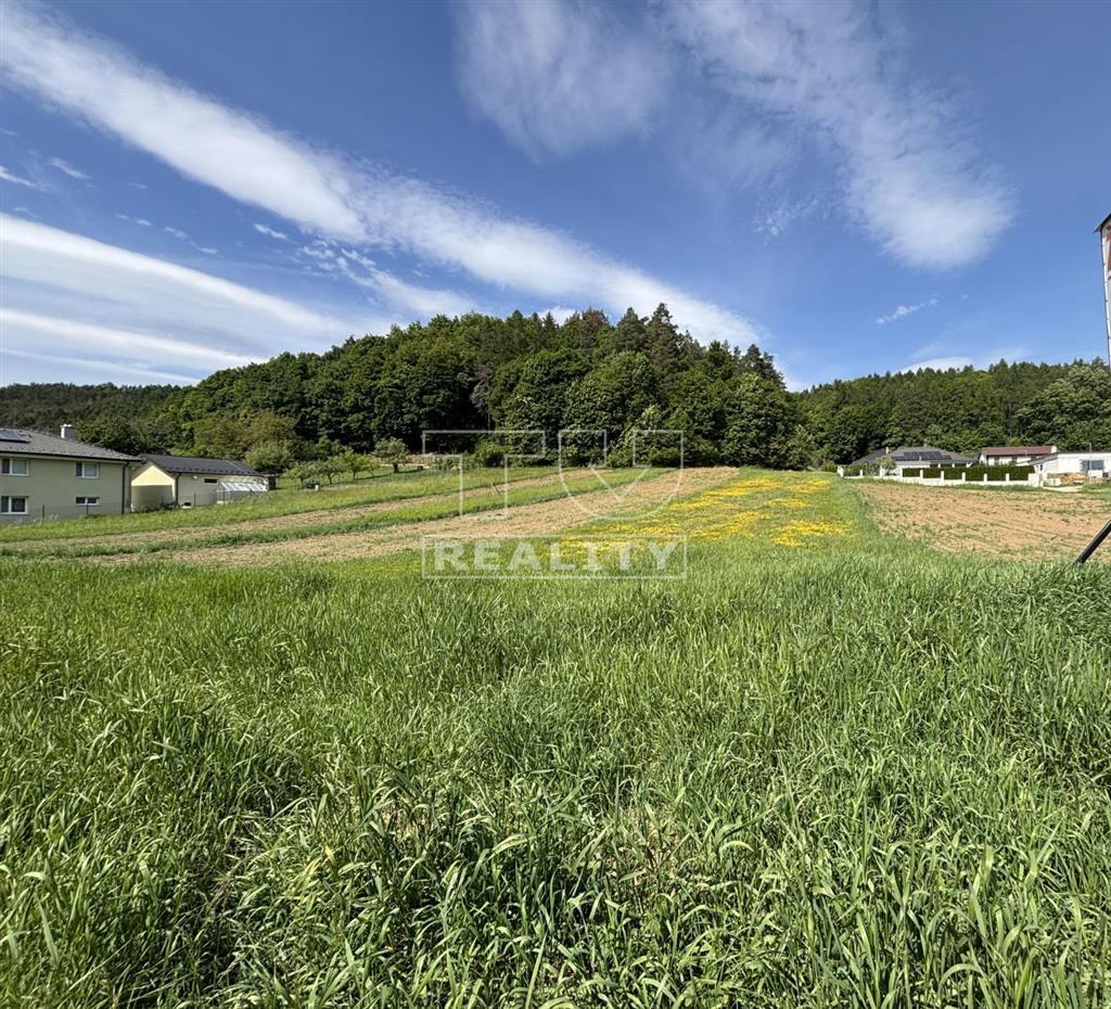 POZEMOK PRE RODINNÝ DOM 1483 m2 TRENČIANSKA TEPLÁ - 2