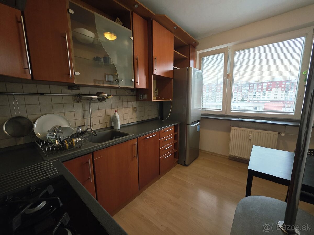 NA PREDAJ 3 - IZBOVÝ BYT S LOGGIOU, BRUSELSKÁ ULICA , ŤAHANO - 2