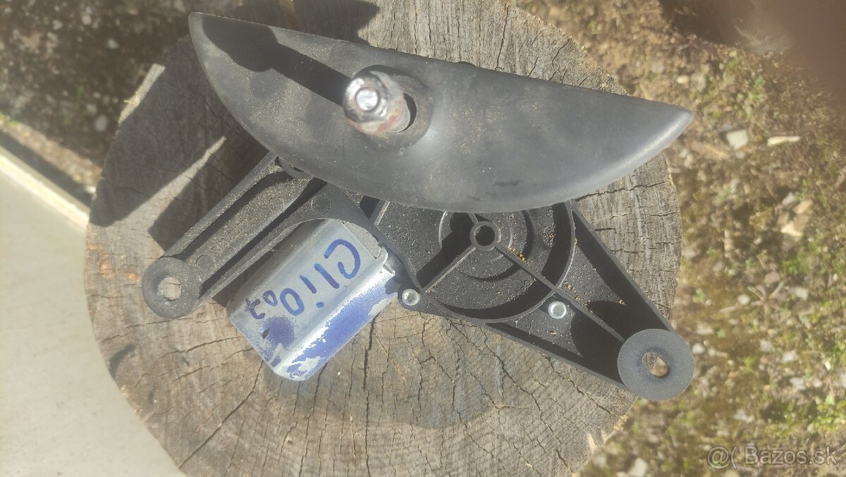 Motorček stieraca clio - 2