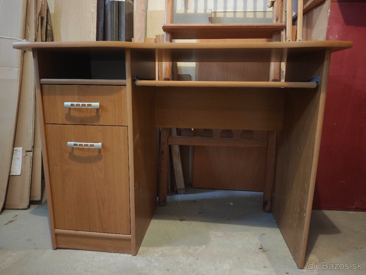 Kancelársky stôl - 2