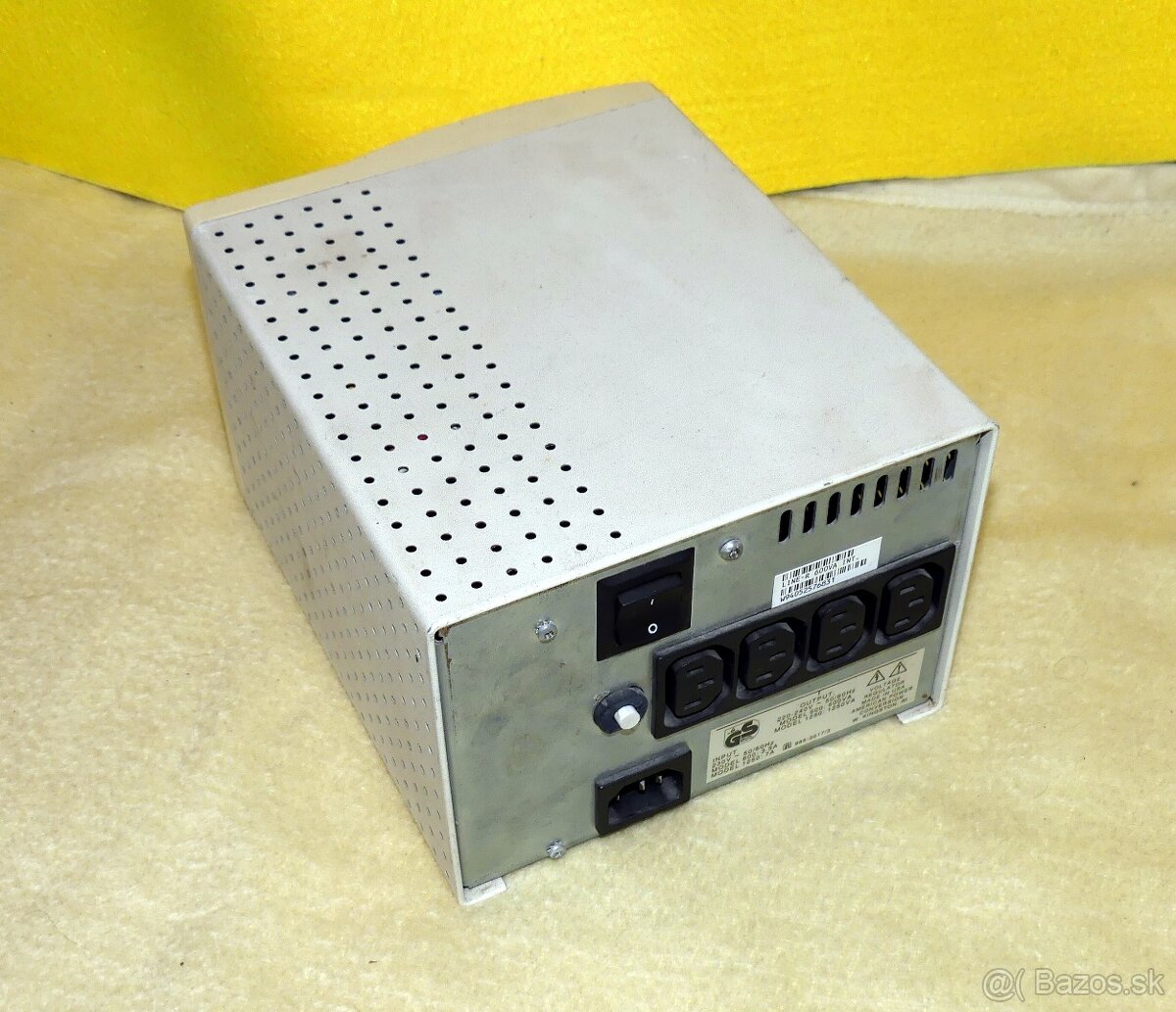 APC Line-R 600VA – transformátorový stabilizátor napätia - 2