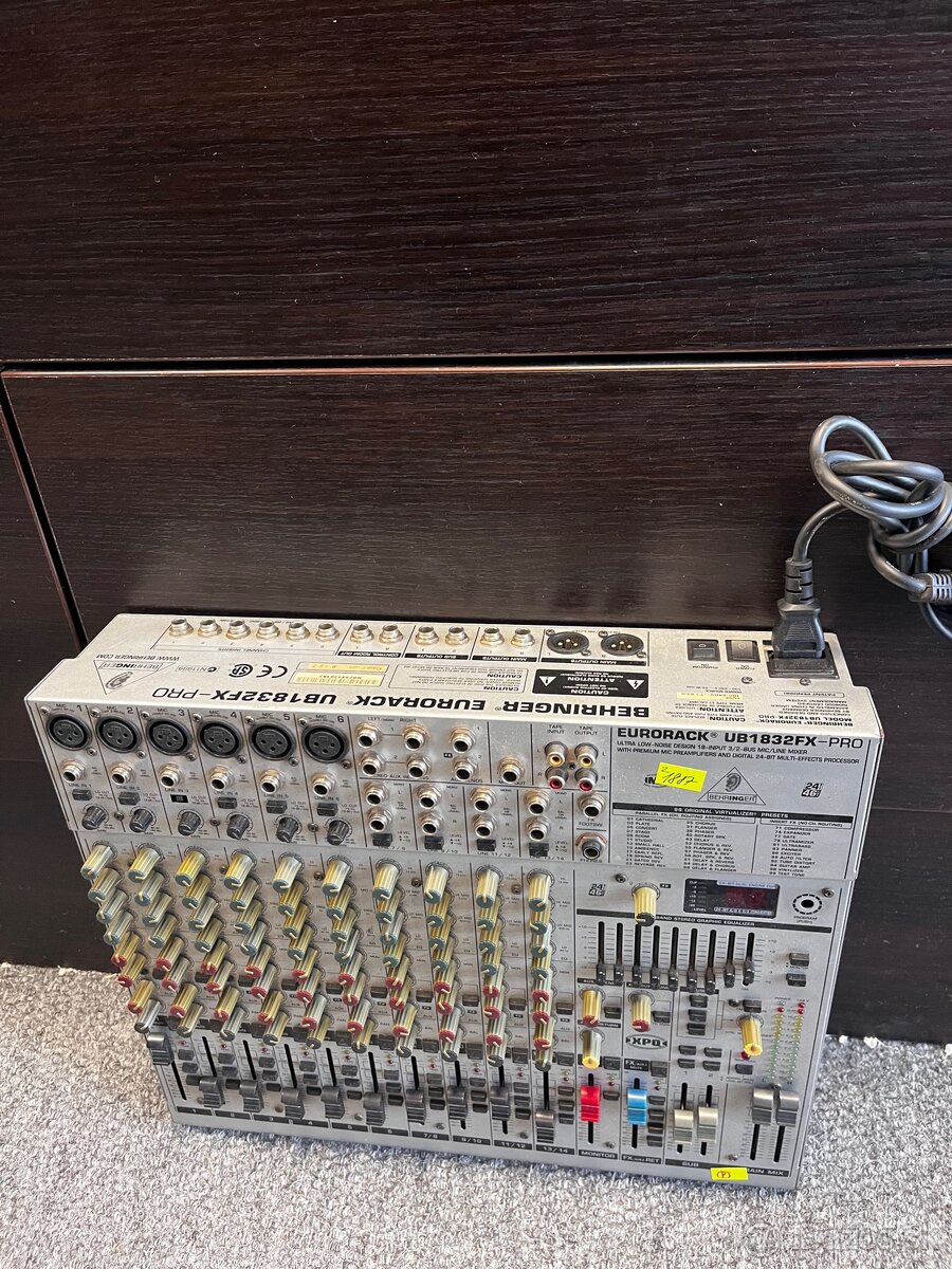 Mix Behringer EURORACK UB1832FX-PRO - 2