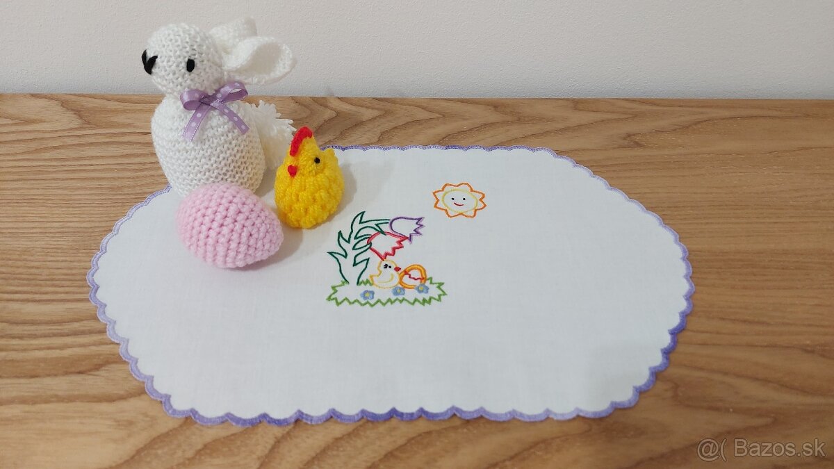 Veľkonočné dekorácie s vyšívaným obrúskom - 2
