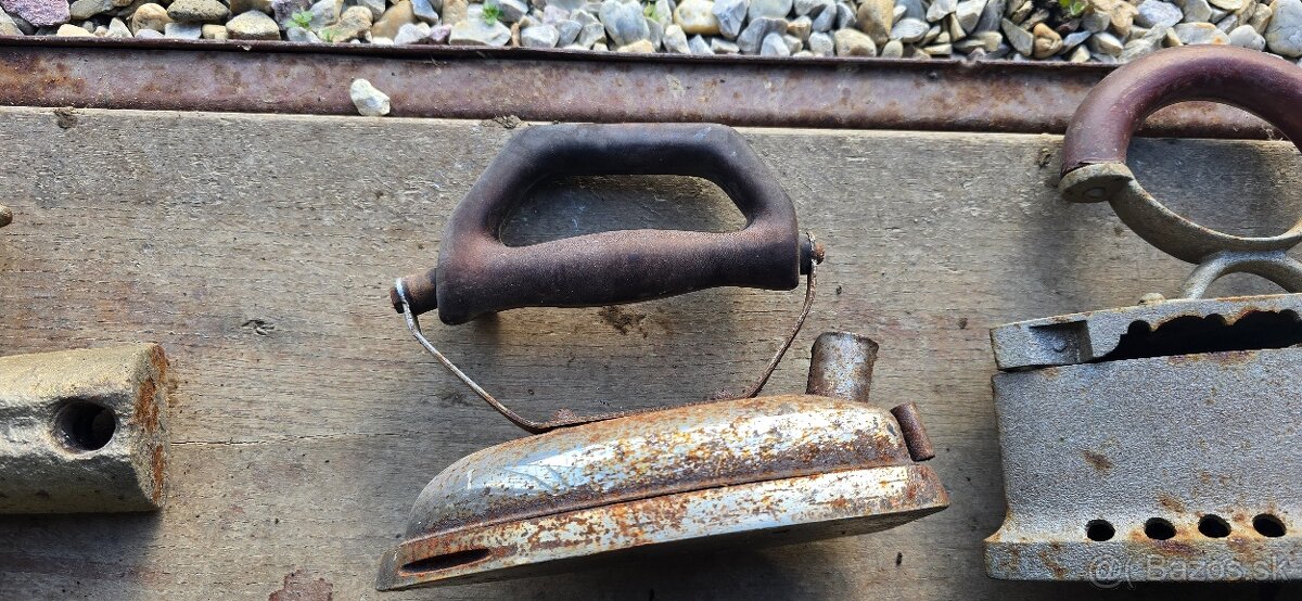 Staré žehličky 3ks - 2