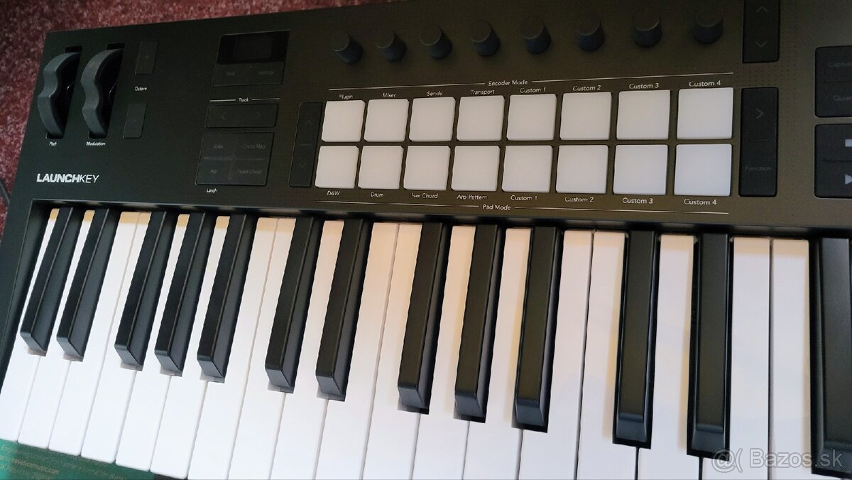 Novation Launchkey 37 mk4 - 2
