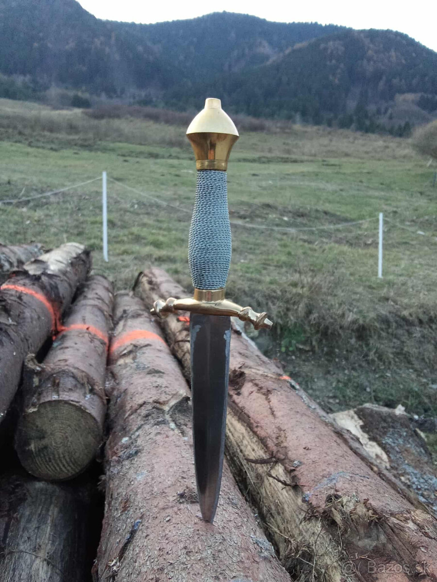 Dýka krátka ostrá s púzdrom - 2