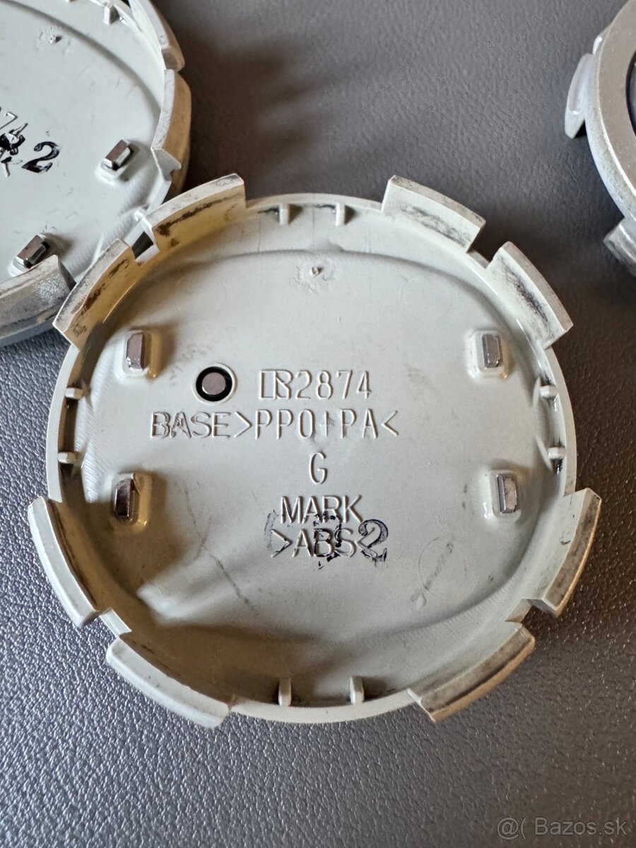 Sada 4 krytiek stredu kolies Mazda - 2