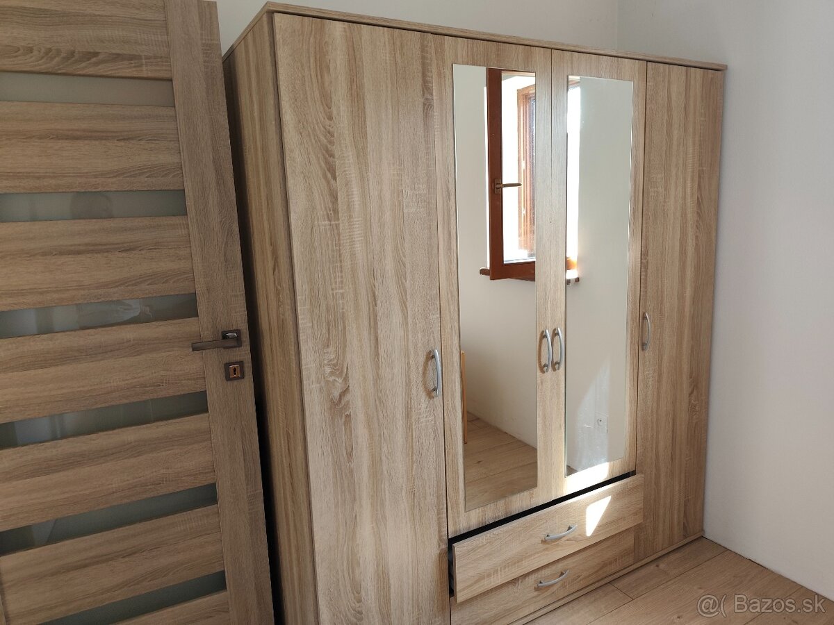 Šatníková skriňa - 2