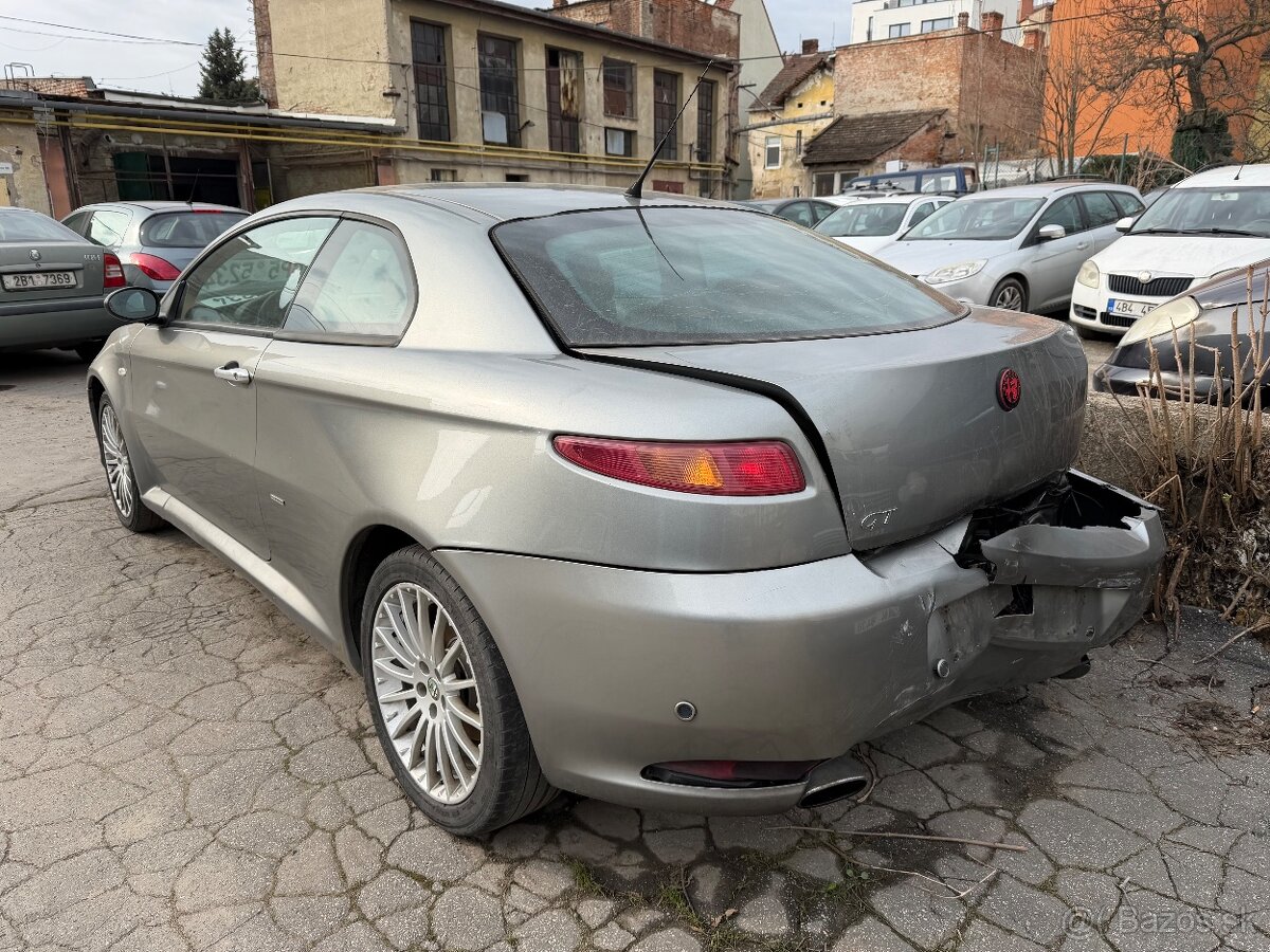 Alfa Romeo GT 1.9 JTD - 2