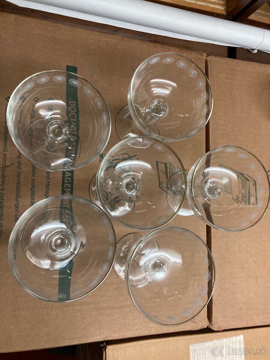 Sklenené poháre - 2