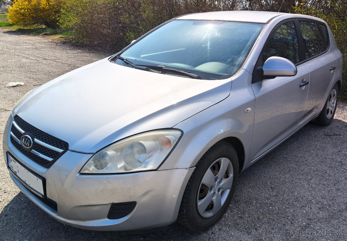 KIA Ceed 1,6 benzín - 2