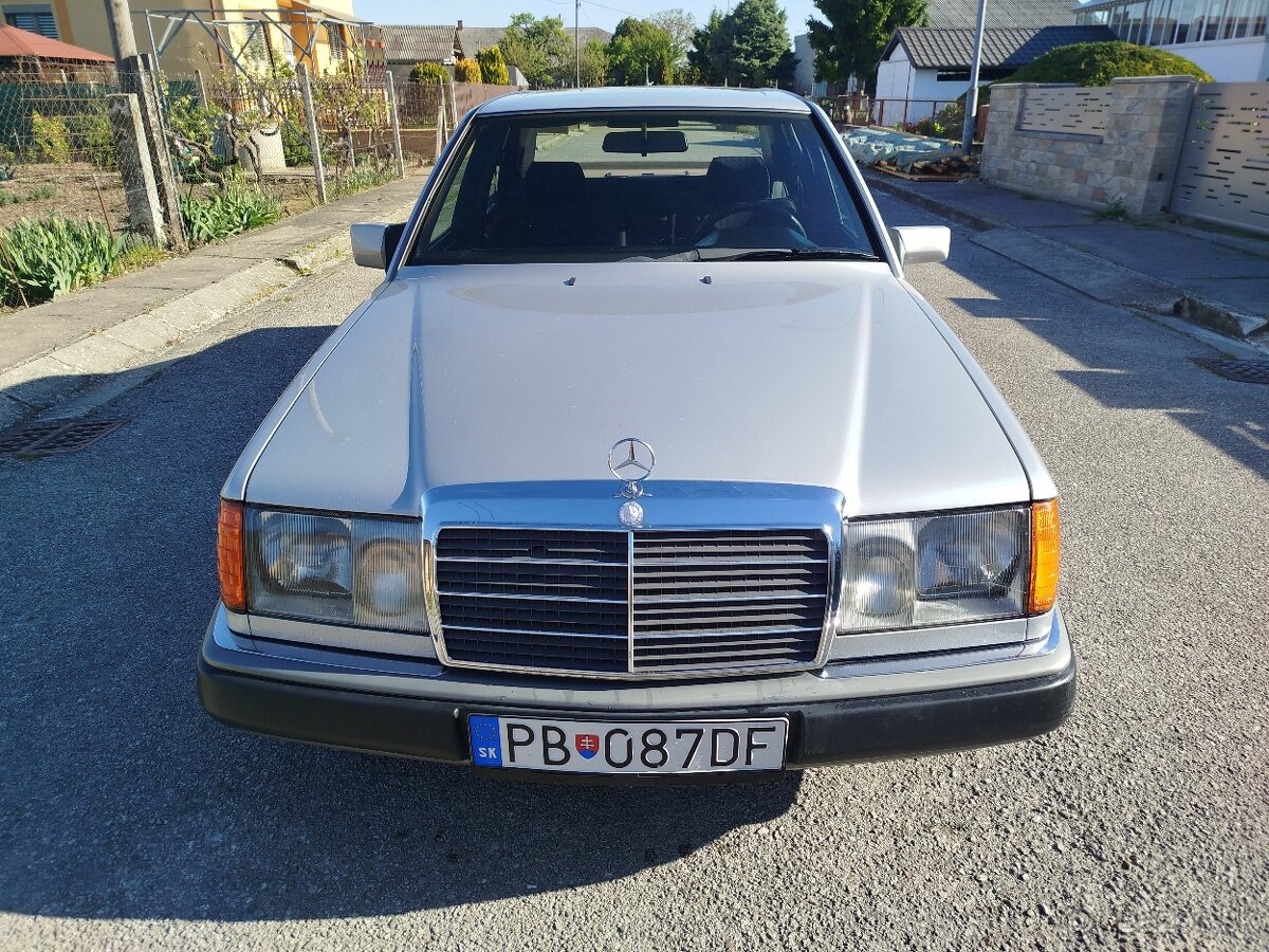 Mercedes Benz - 2