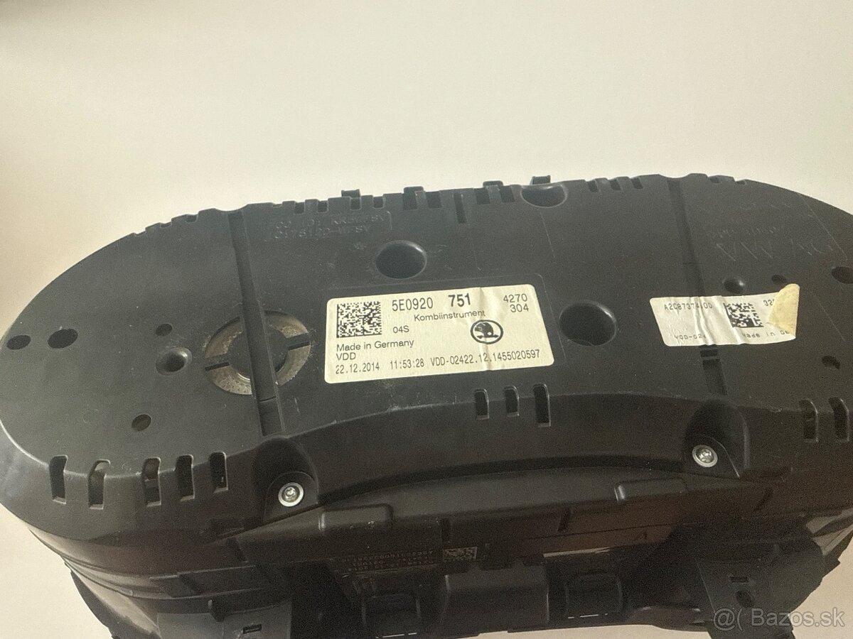 Prístrojový panel / Budíky Škoda Octavia 3 - 5E0920751 / VDO - 2