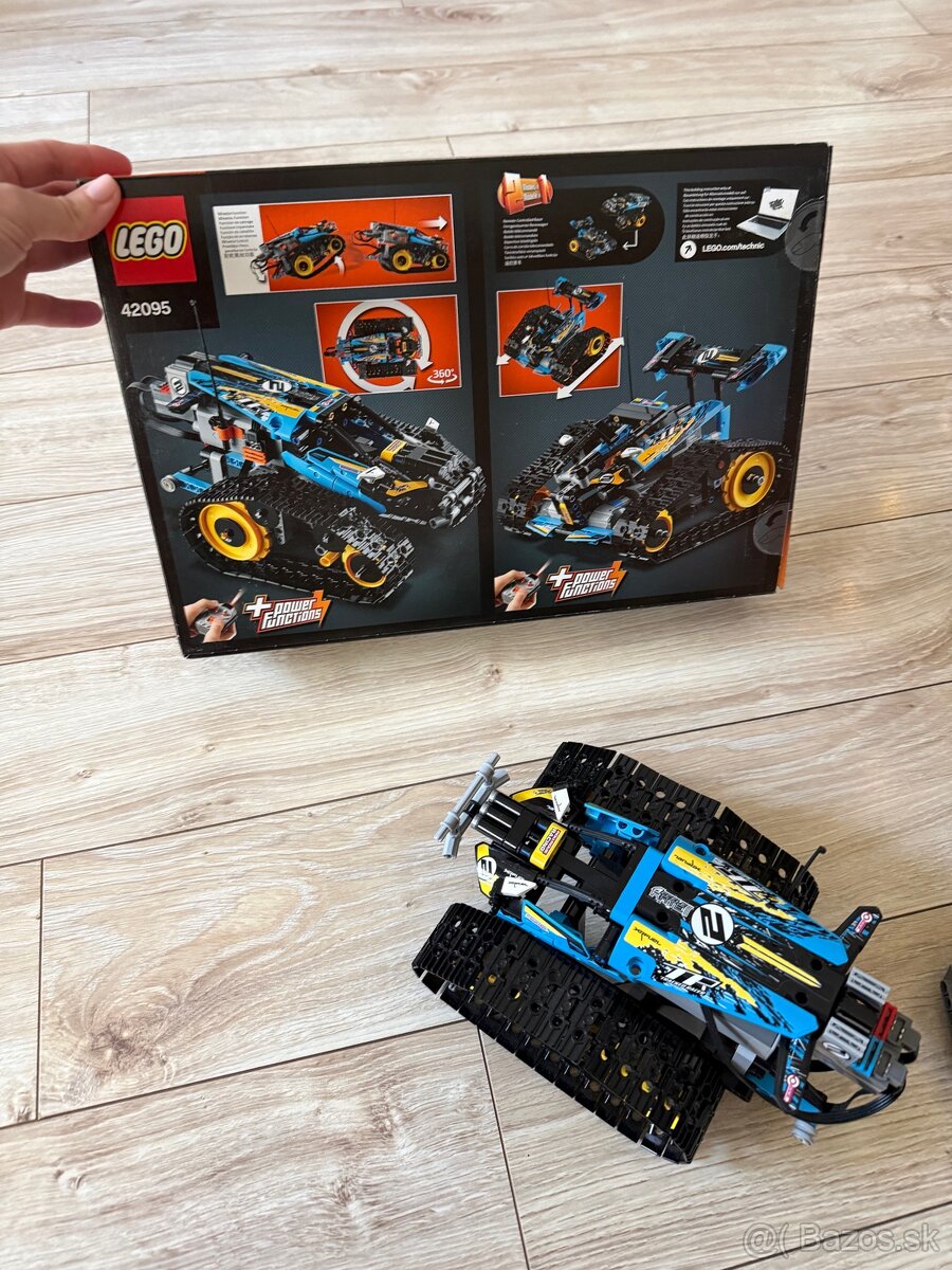 LEGO Technic 42095 Kaskadérske pretekárske auto - 2