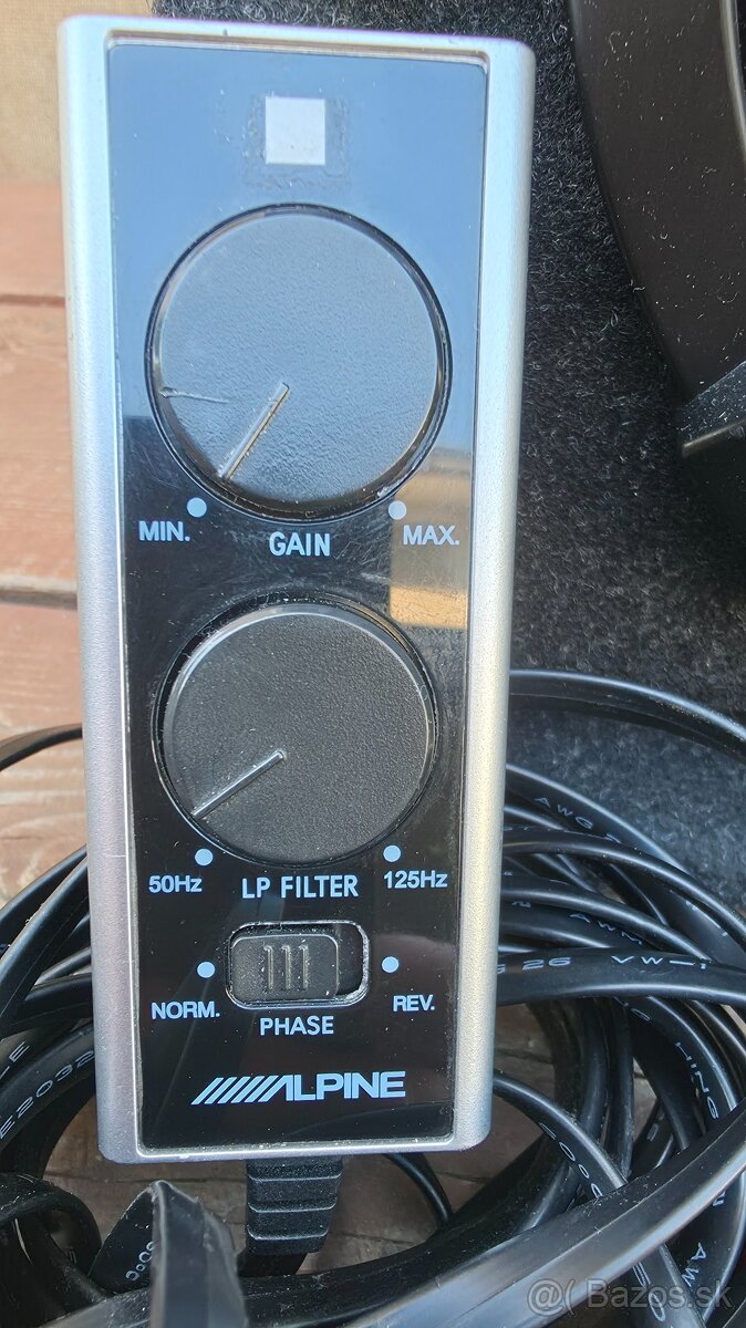 Predám Subwoofer ALPINE - 2
