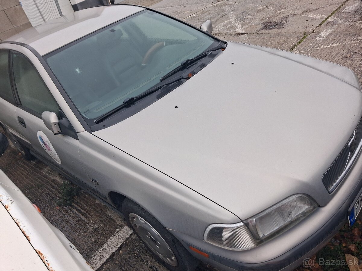 Predaj Volvo V40 benzín - 2