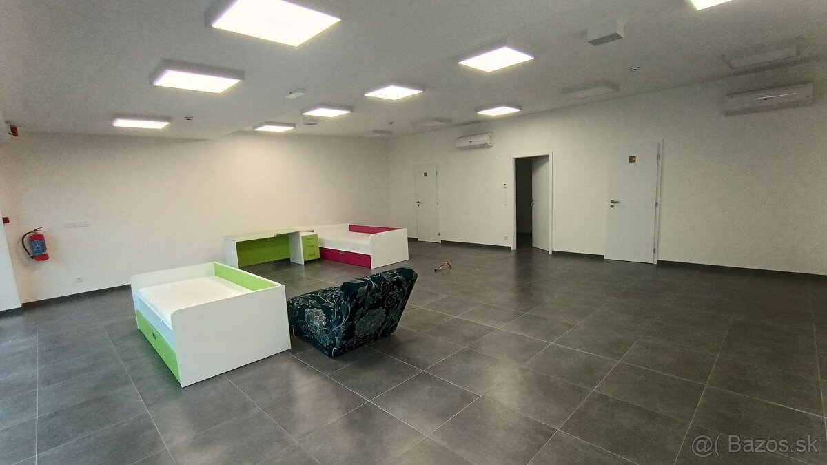 Na prenájom obchodné priestory v budove Orbis Nitra - 2