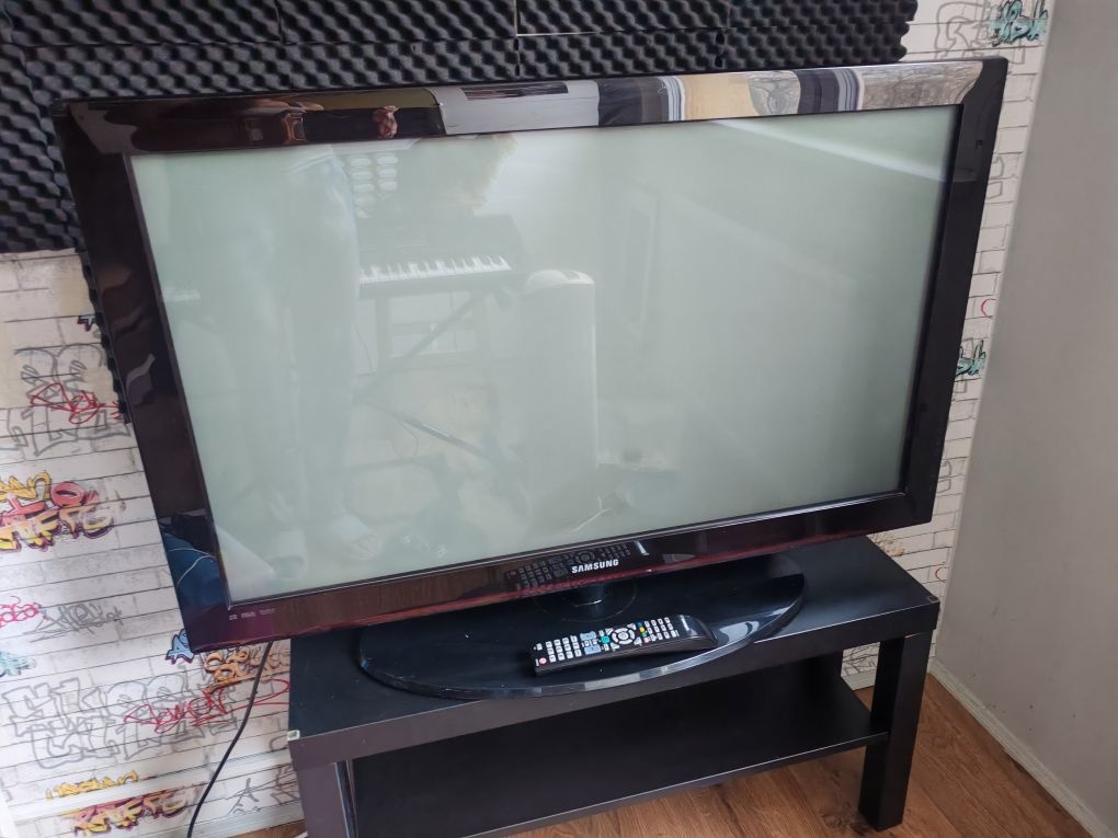 Predám Samsung PS42B450B1WXXH - 2