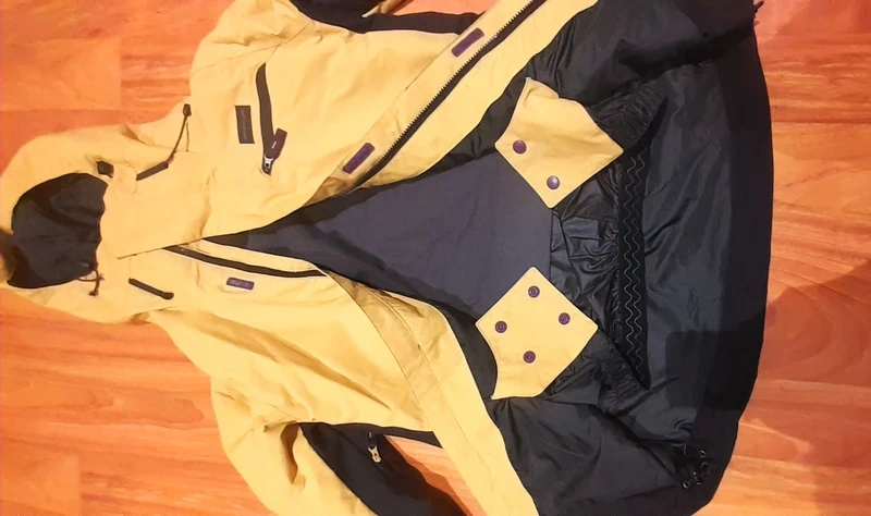 Pekná lyziarska bunda žiadne poskodenia - 2