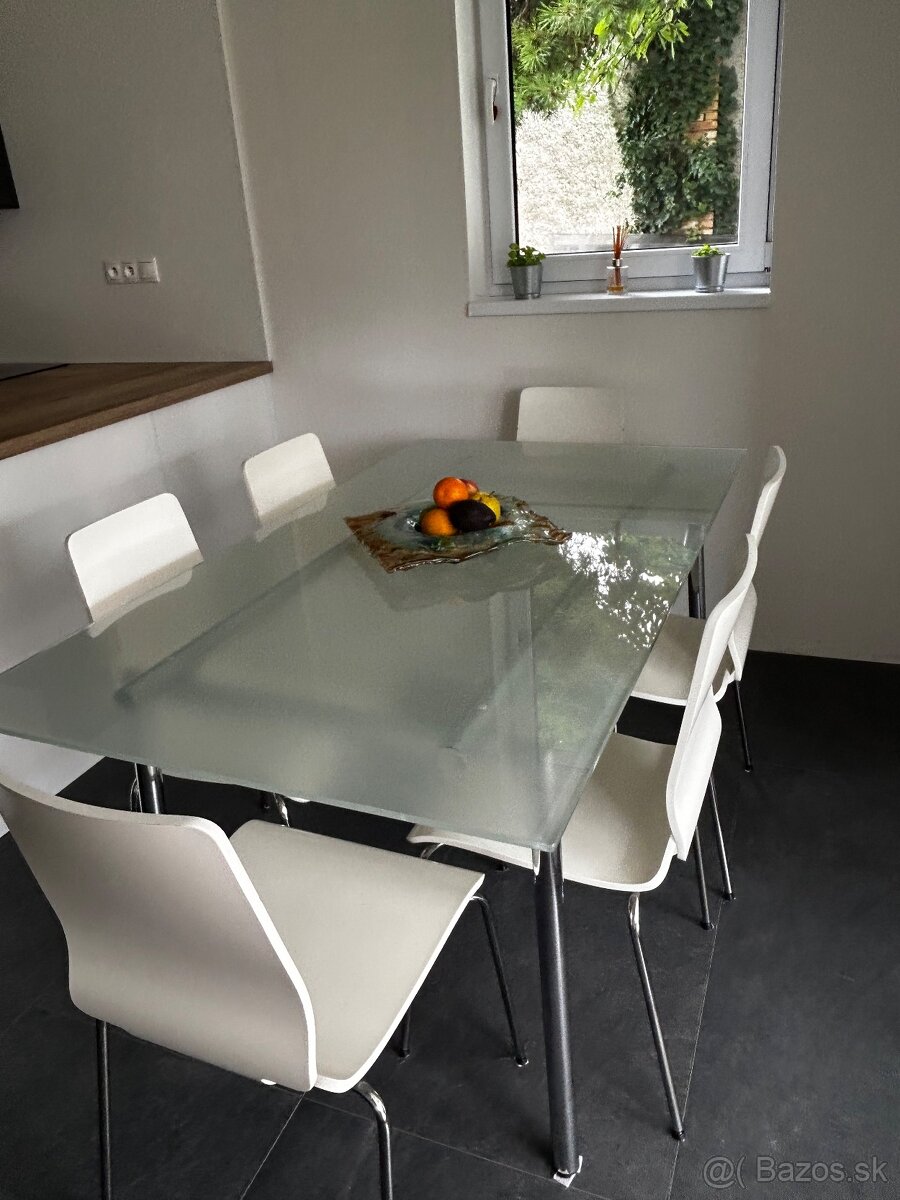 Skleneny stol - 2