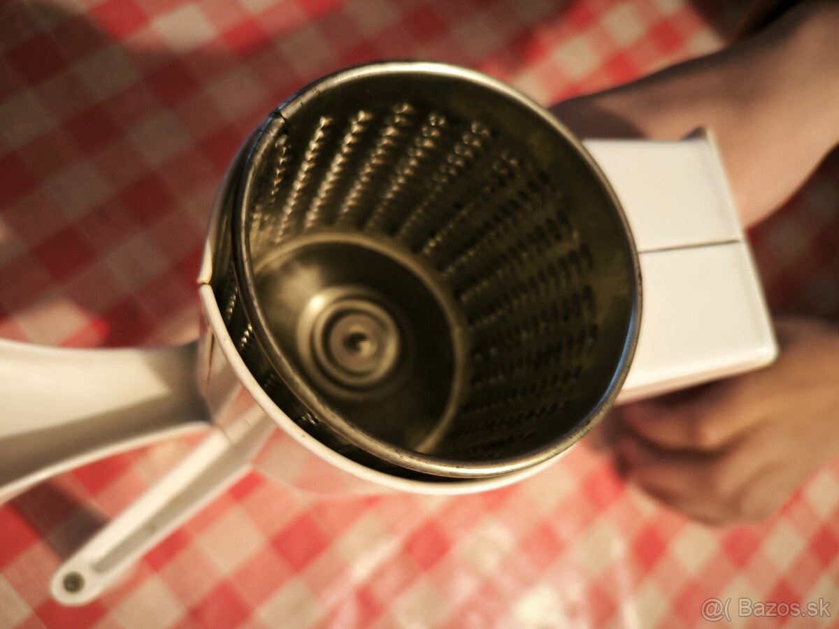 Mlynček na orechy - 2