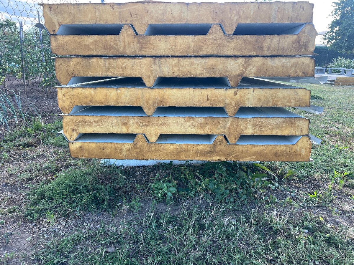 Sendvicovy pur panel stresny - 2