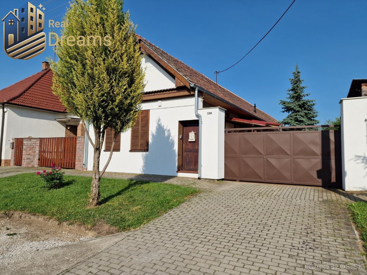 Krásny rodinný dom s rozľahlým pozemkom - 2