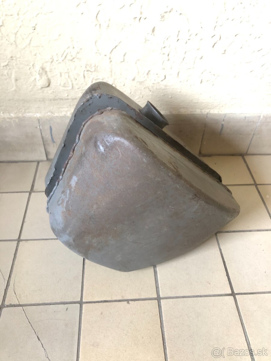 Predám originálnu nádrž na jawa pionier 50 typ 20 a 21 - 2