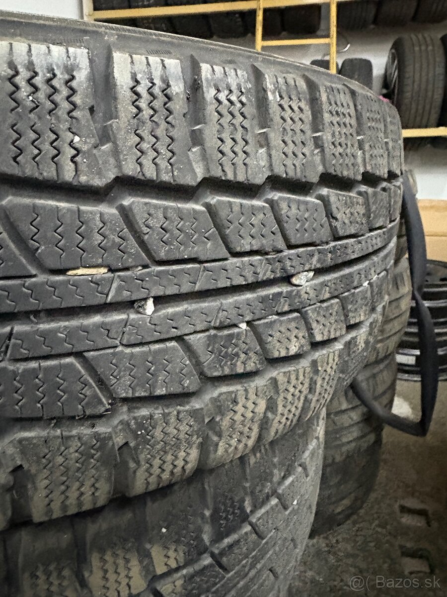 Predám pneu 195/60 r16C - 2