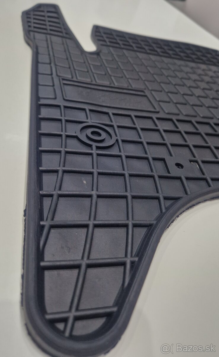 Opel Frontera 2o25 - gumenné rohože - 2