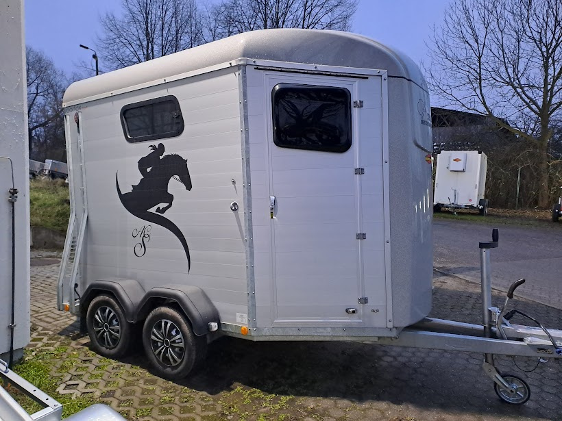 Prodám celohliníkový přívěs - přepravník na 2 koně Böckmann - 2