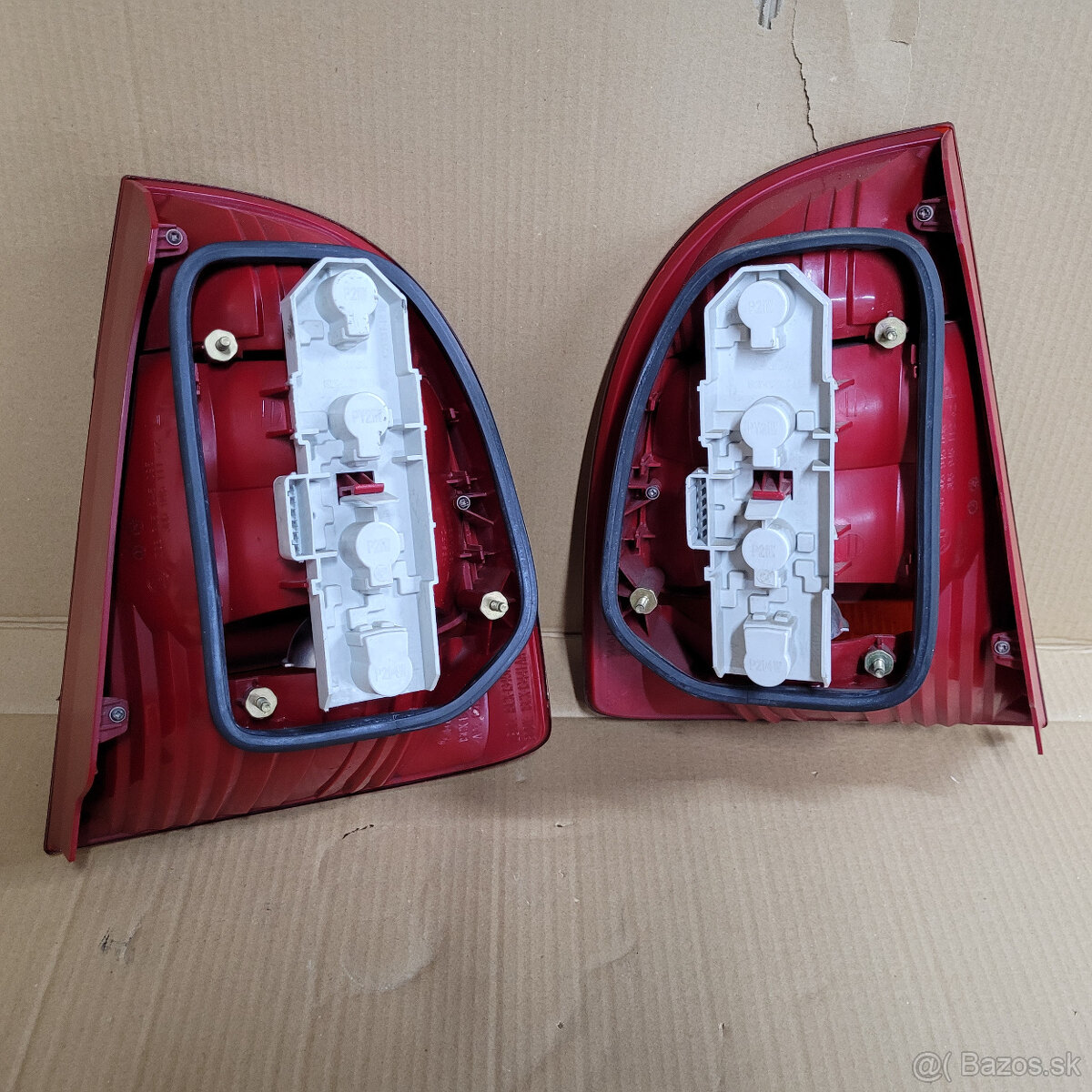 Zadne svetla Skoda Superb 1 - 2