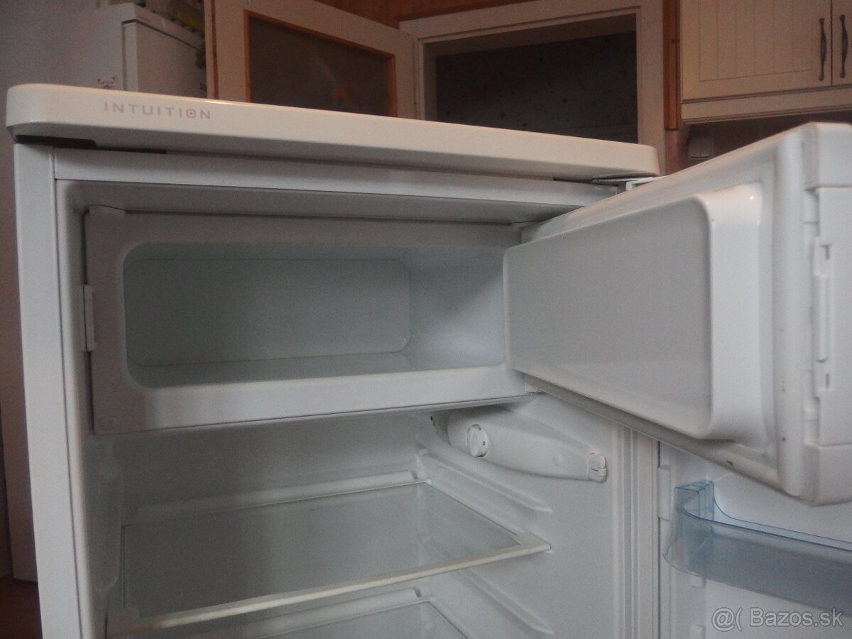 Chladnička s mrazničkou Electrolux 208l - 2