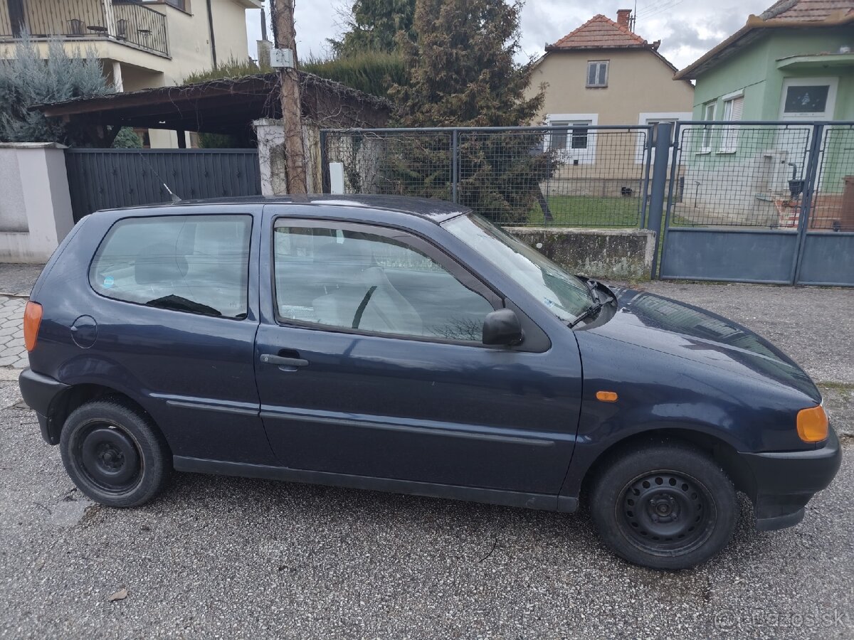 Volkswagen Polo 1.1 - 2