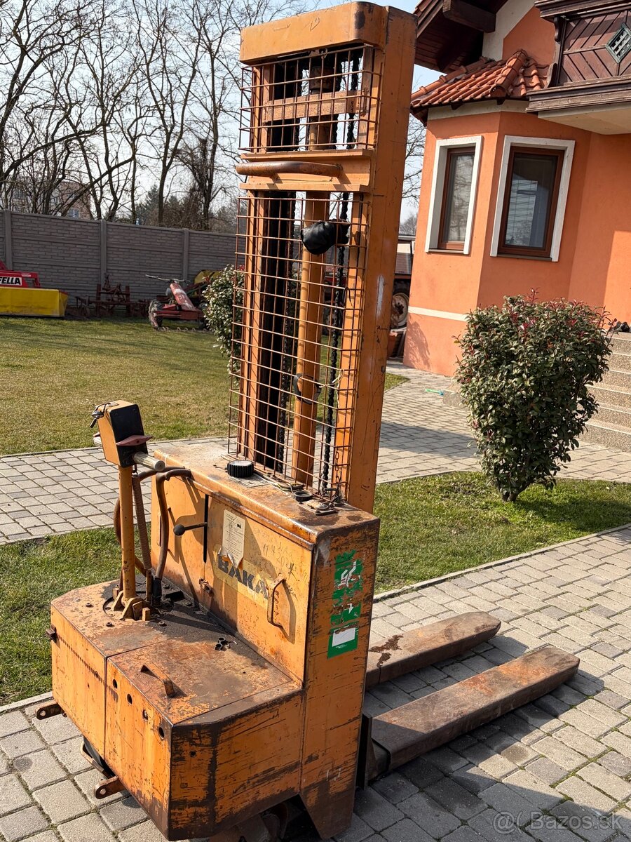 Paletový / vysokozdvizny vozík - 2