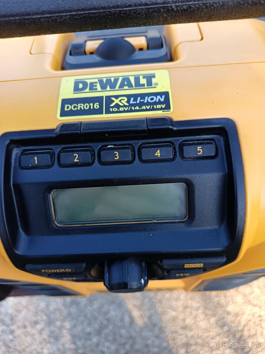 Stavebné rádio DeWalt DCR016 - 2
